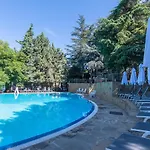 Excelsior Hotel 4*